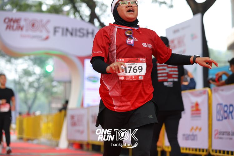 Race photo from ONE RUN 10 K