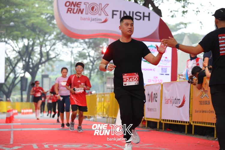 Race photo from ONE RUN 10 K