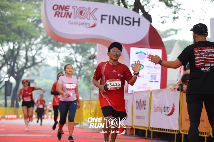 Race photo from ONE RUN 10 K