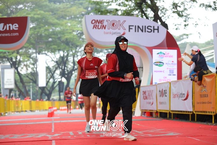 Race photo from ONE RUN 10 K