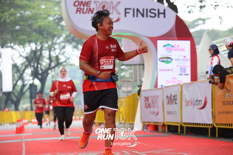 Race photo from ONE RUN 10 K