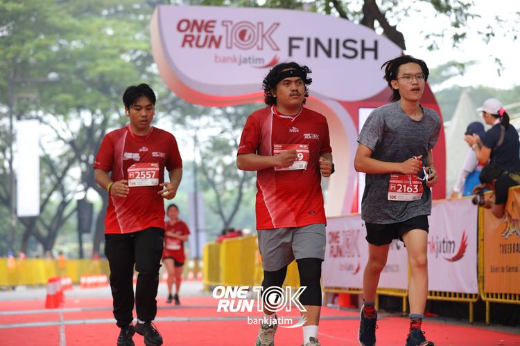 Race photo from ONE RUN 10 K