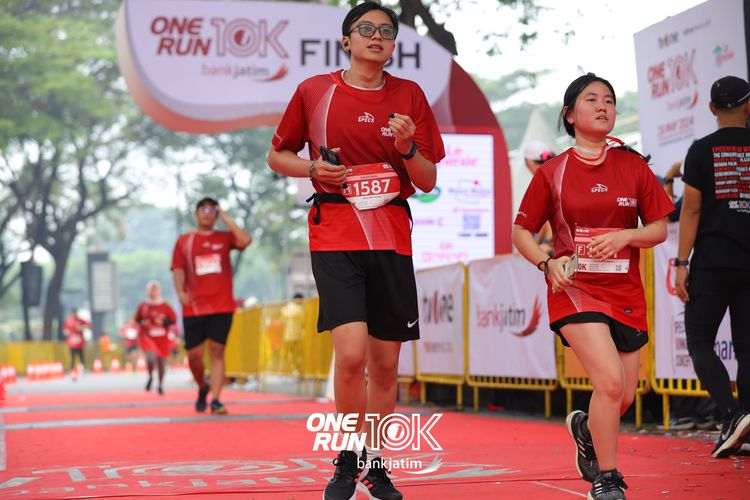 Race photo from ONE RUN 10 K