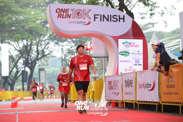 Race photo from ONE RUN 10 K