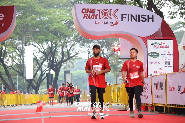 Race photo from ONE RUN 10 K