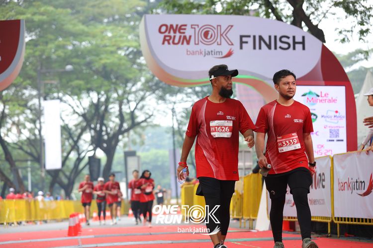 Race photo from ONE RUN 10 K