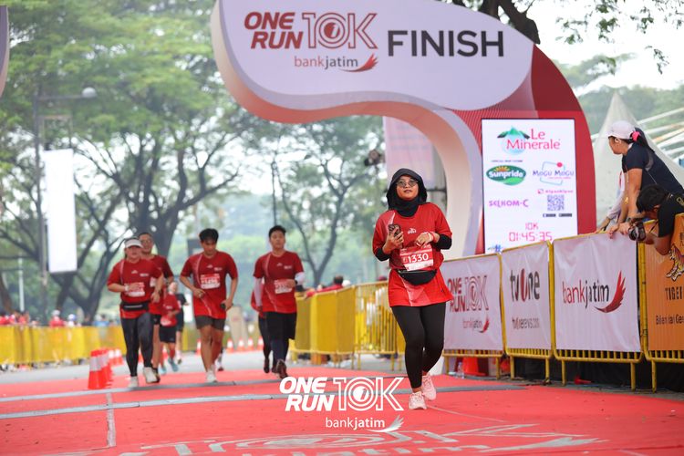 Race photo from ONE RUN 10 K