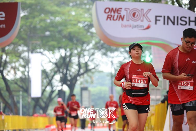 Race photo from ONE RUN 10 K