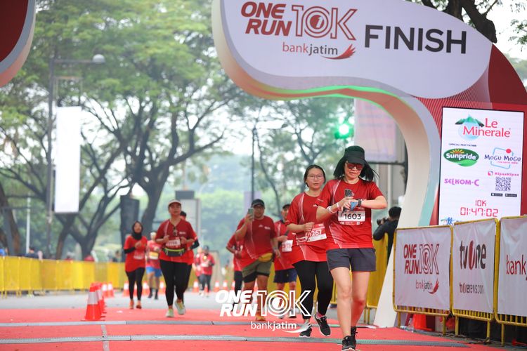 Race photo from ONE RUN 10 K