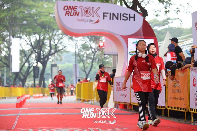 Race photo from ONE RUN 10 K