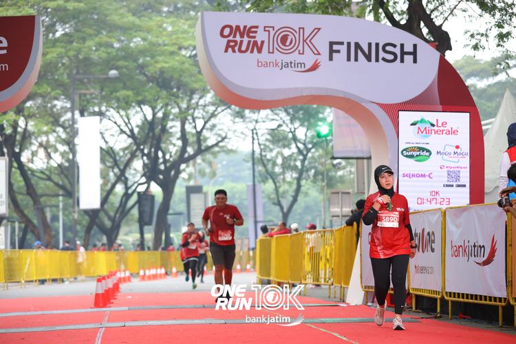 Race photo from ONE RUN 10 K