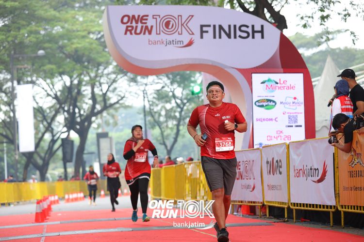 Race photo from ONE RUN 10 K