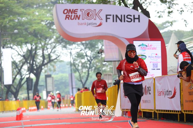 Race photo from ONE RUN 10 K