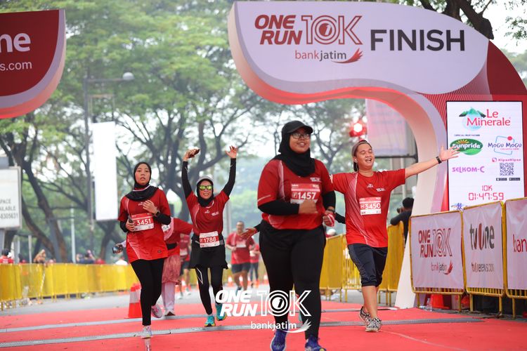 Race photo from ONE RUN 10 K