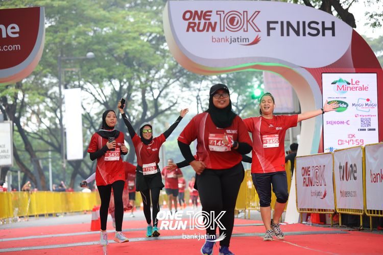 Race photo from ONE RUN 10 K