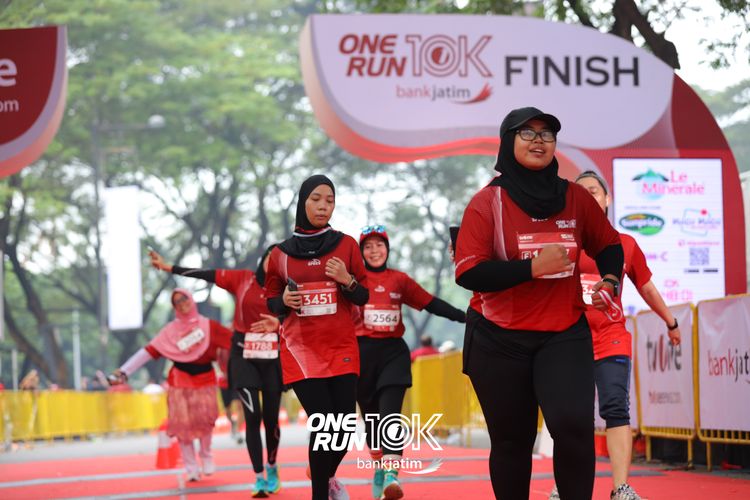 Race photo from ONE RUN 10 K