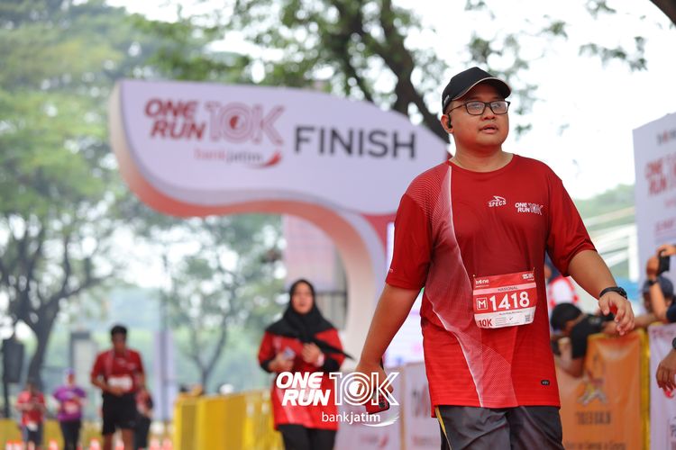 Race photo from ONE RUN 10 K