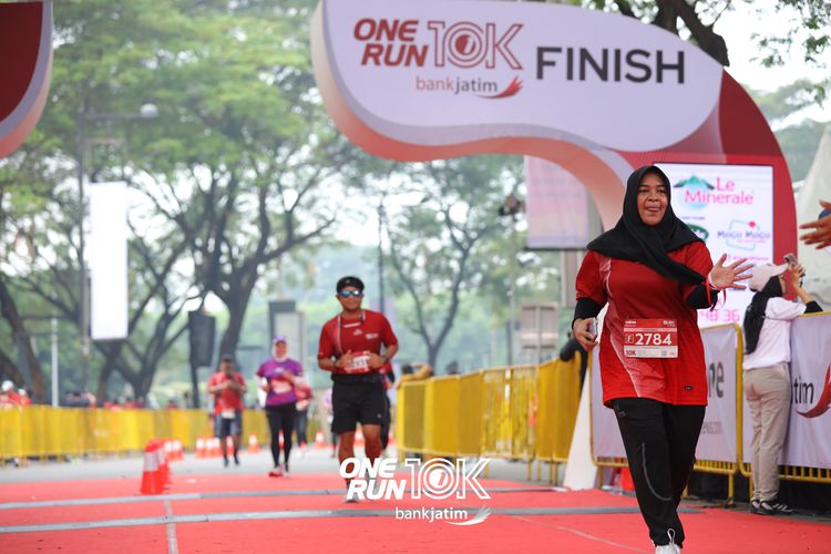 Race photo from ONE RUN 10 K