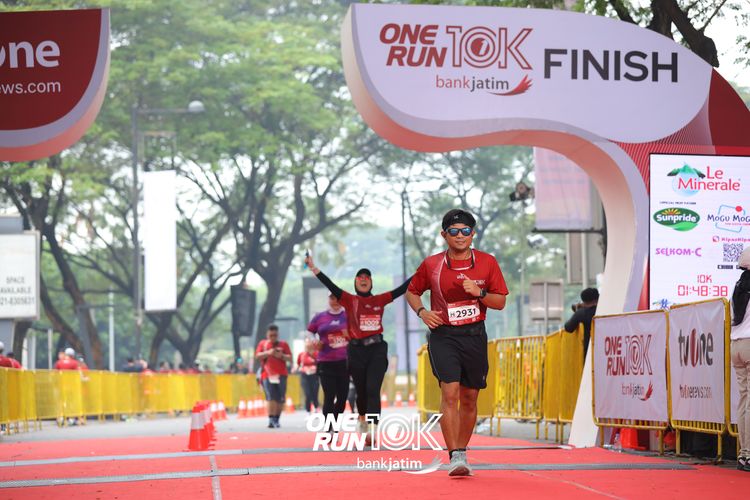 Race photo from ONE RUN 10 K