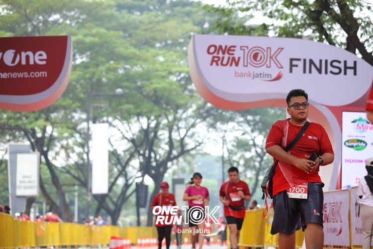 Race photo from ONE RUN 10 K