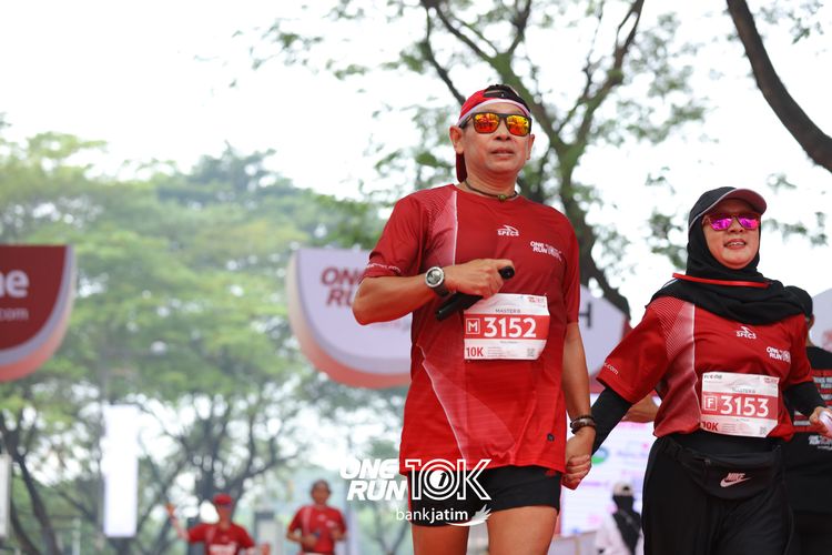 Race photo from ONE RUN 10 K