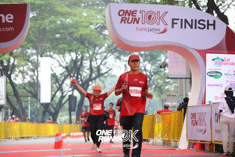 Race photo from ONE RUN 10 K