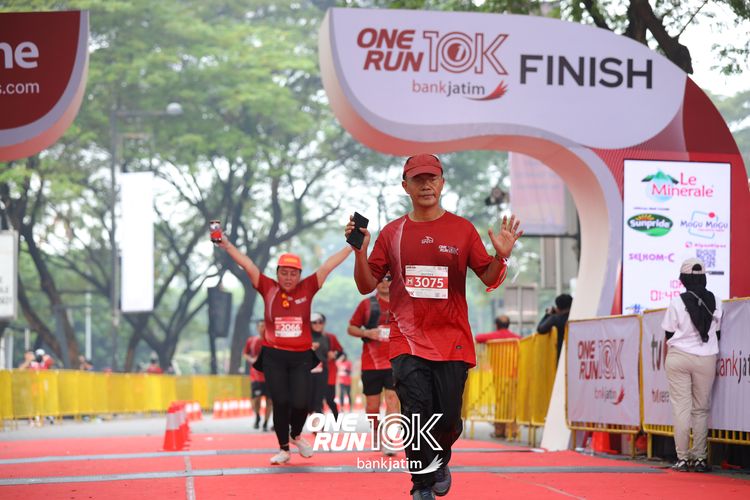 Race photo from ONE RUN 10 K
