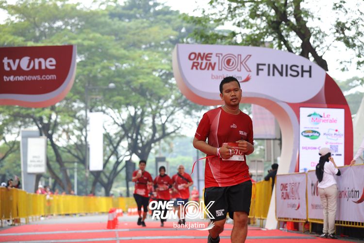 Race photo from ONE RUN 10 K