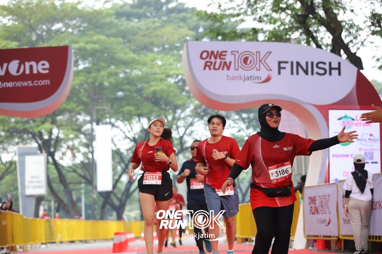 Race photo from ONE RUN 10 K