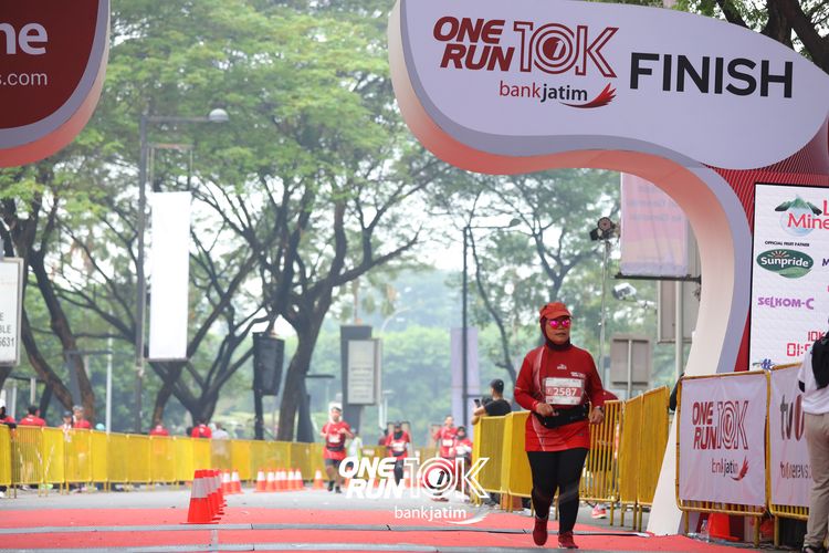 Race photo from ONE RUN 10 K