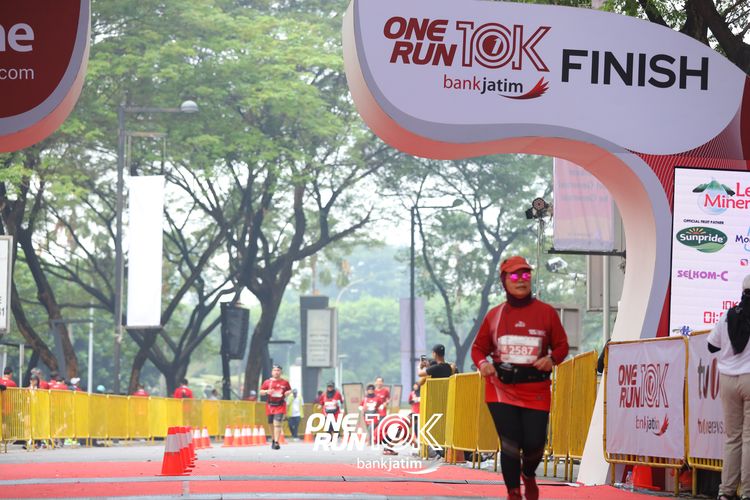 Race photo from ONE RUN 10 K