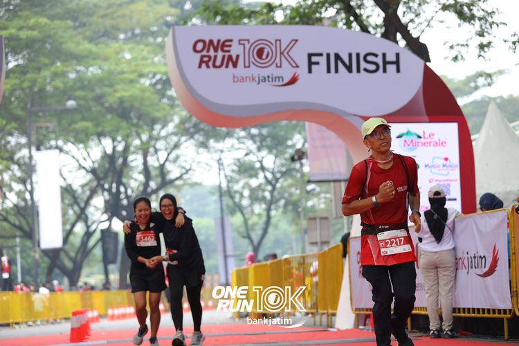 Race photo from ONE RUN 10 K