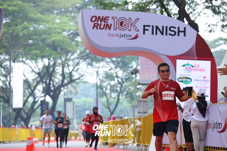 Race photo from ONE RUN 10 K