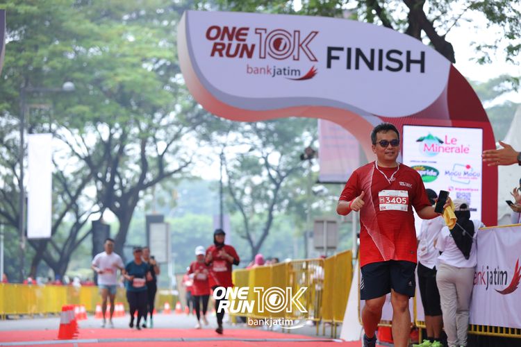 Race photo from ONE RUN 10 K