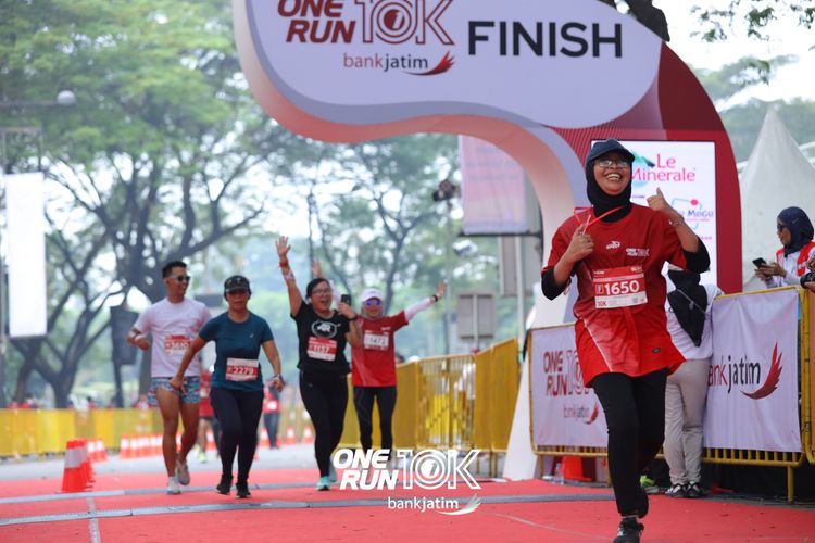 Race photo from ONE RUN 10 K