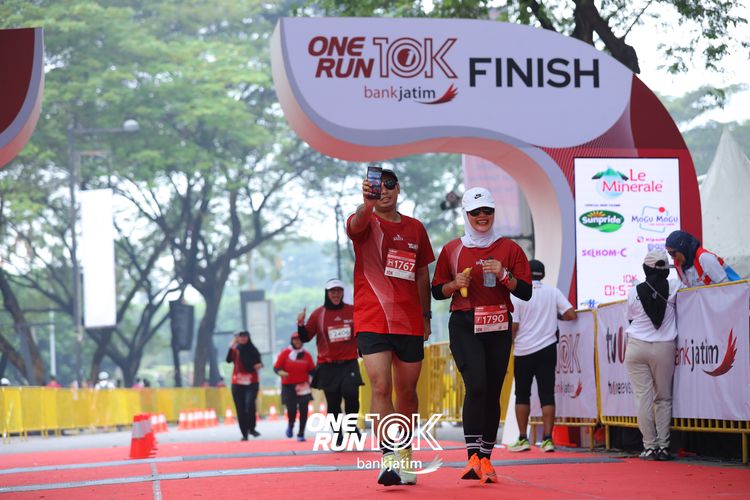 Race photo from ONE RUN 10 K