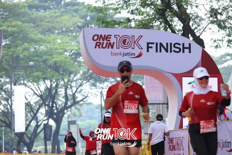 Race photo from ONE RUN 10 K