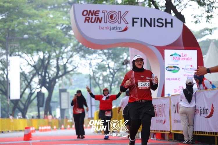 Race photo from ONE RUN 10 K