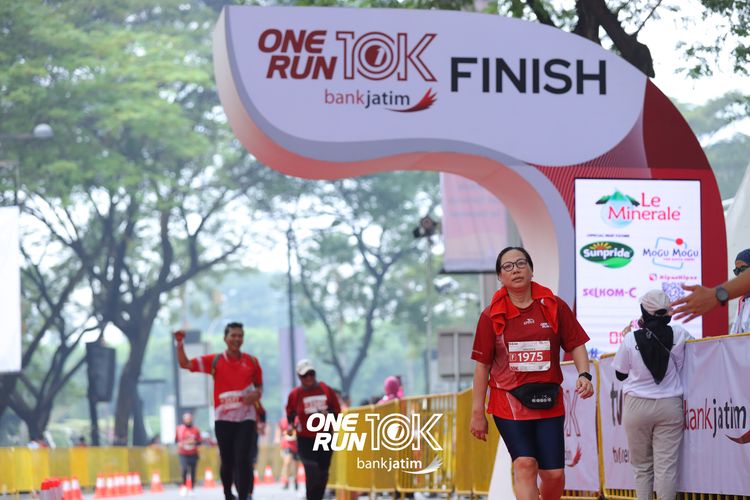 Race photo from ONE RUN 10 K