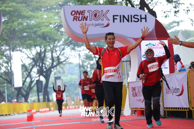 Race photo from ONE RUN 10 K
