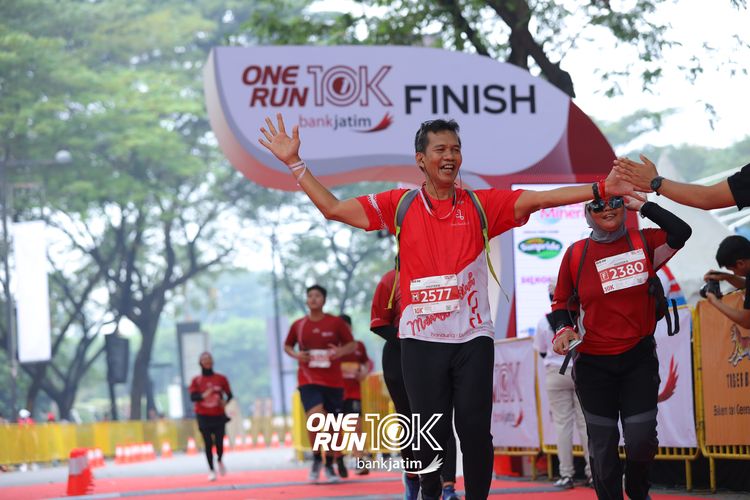 Race photo from ONE RUN 10 K