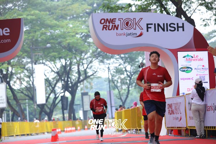 Race photo from ONE RUN 10 K