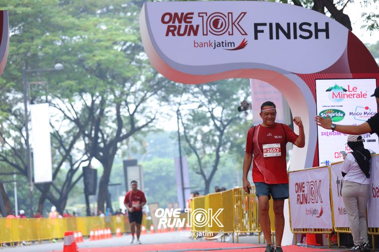 Race photo from ONE RUN 10 K