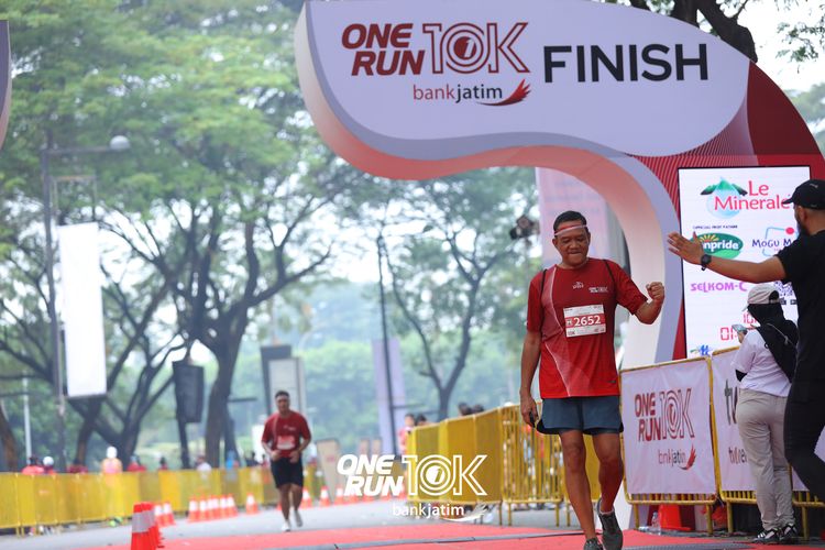 Race photo from ONE RUN 10 K