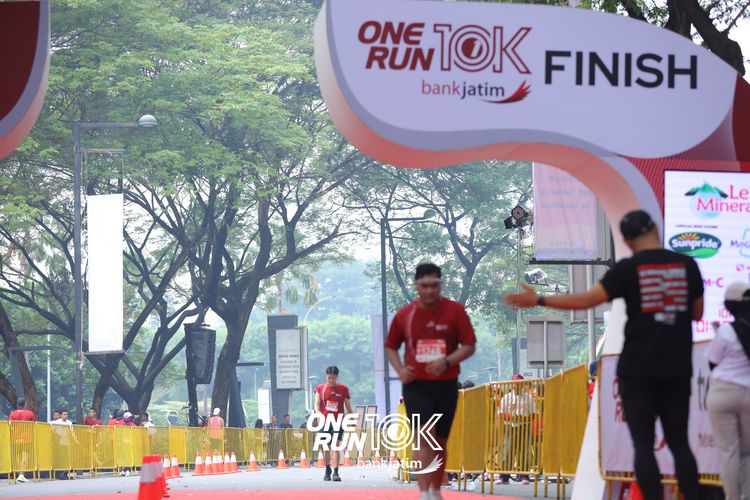 Race photo from ONE RUN 10 K