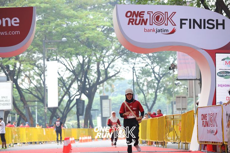 Race photo from ONE RUN 10 K