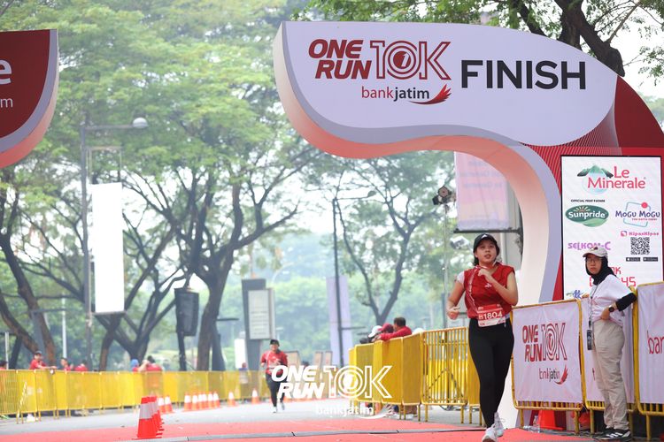 Race photo from ONE RUN 10 K