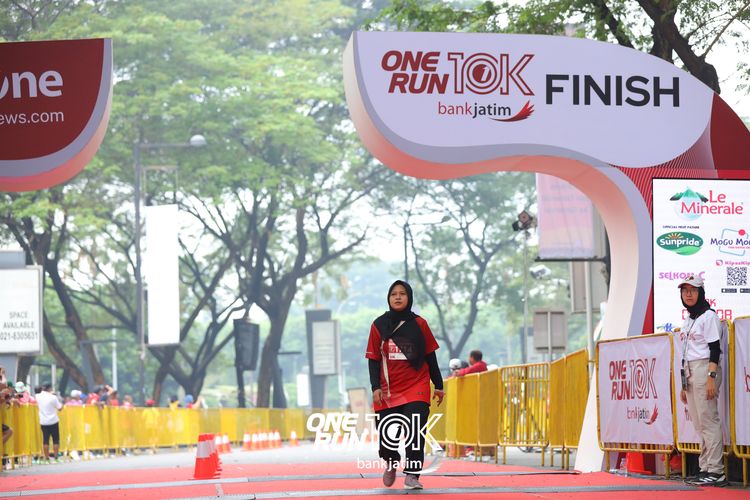 Race photo from ONE RUN 10 K