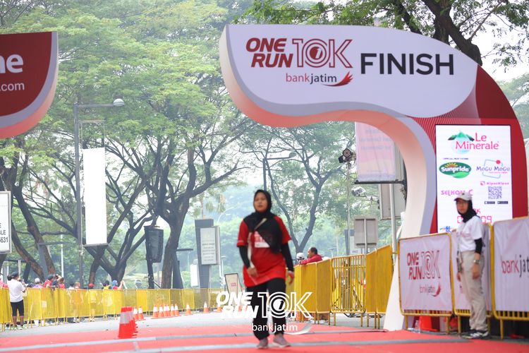 Race photo from ONE RUN 10 K