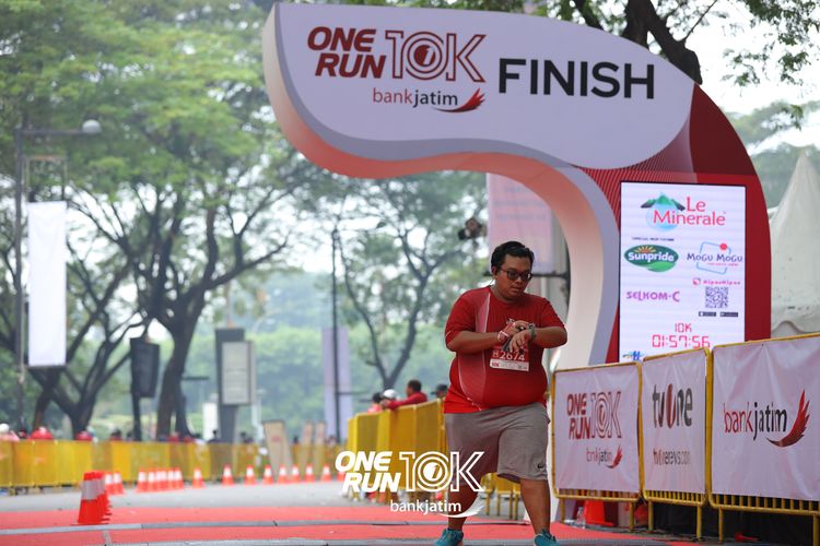 Race photo from ONE RUN 10 K
